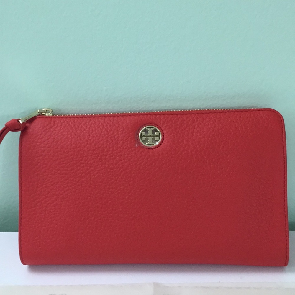 Tory Burch Brody pebbles wallet crossbody